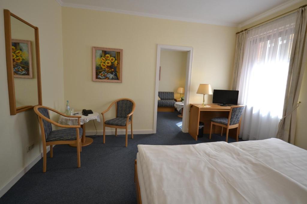 Hotel Binz Бернкастел-Кюс Стая снимка