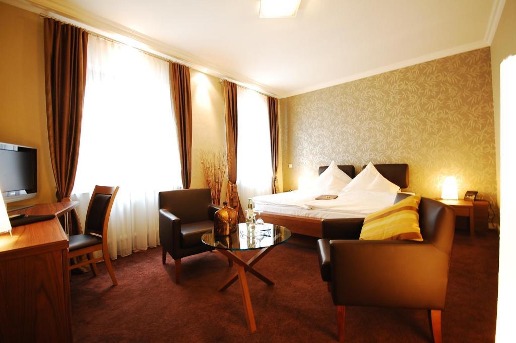 Hotel Binz Бернкастел-Кюс Стая снимка