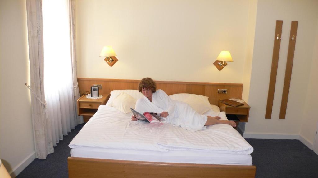 Hotel Binz Бернкастел-Кюс Стая снимка