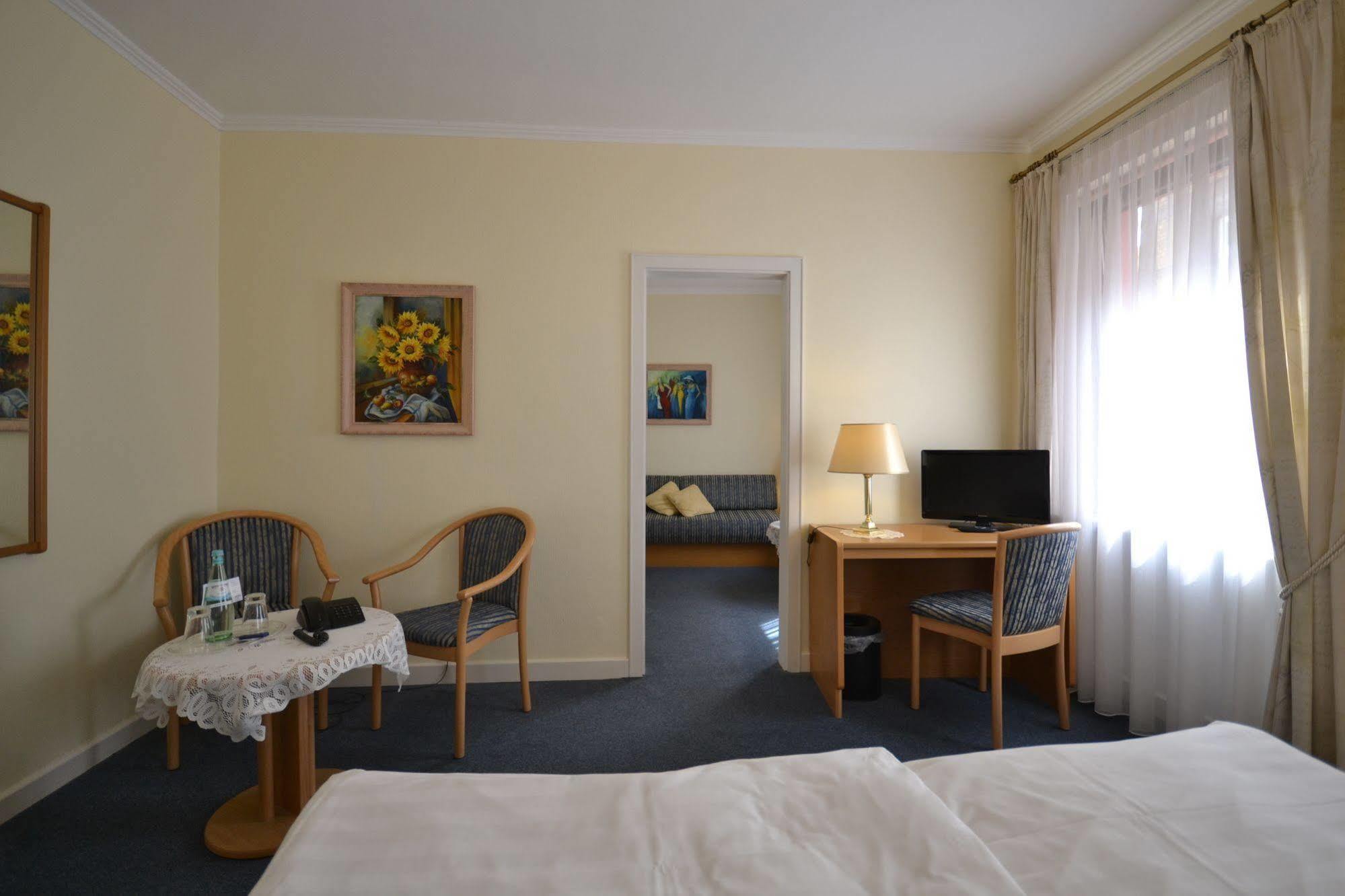 Hotel Binz Бернкастел-Кюс Екстериор снимка